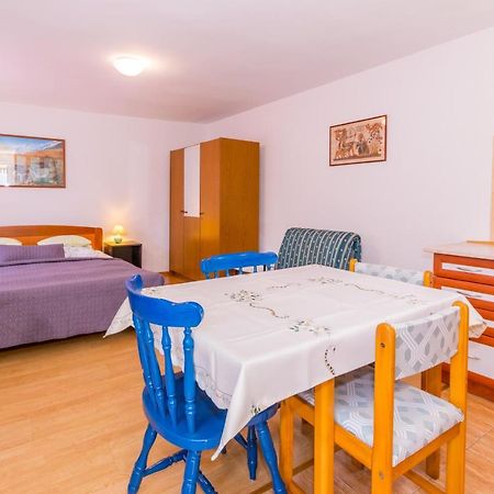 Cozy Apartments Emina Near The Sea Премантура Экстерьер фото
